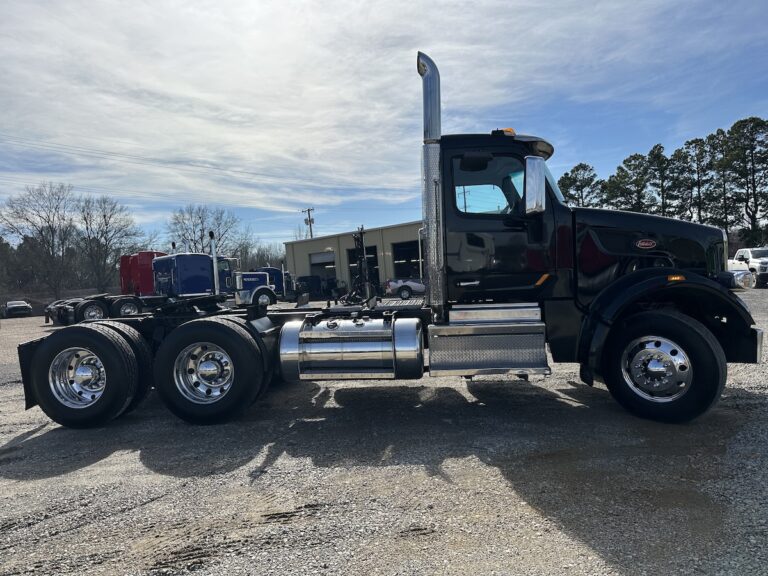2020 PETERBILT 567 DAYCAB photo 4