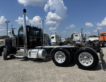 2014 Peterbilt 389 Daycab Glider Kit 260941