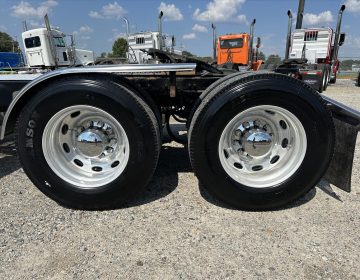 2014 Peterbilt 389 Daycab Glider Kit 260941