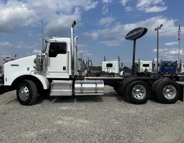 2015 Kenworth T800 Daycab Glider Kit 495410