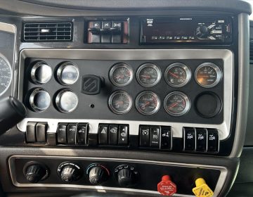 2015 Kenworth T800 Daycab Glider Kit 495410