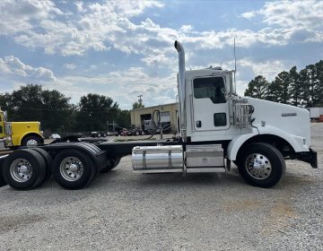 2015 Kenworth T800 Daycab Glider Kit 495410