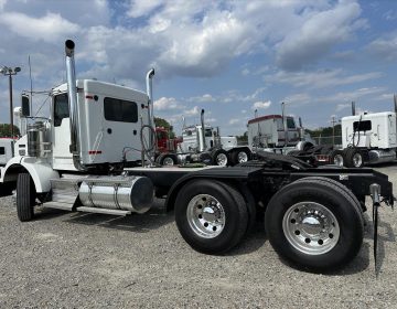 2015 Kenworth T800 Daycab Glider Kit 495410