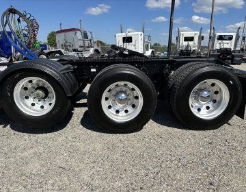 2020 Kenworth W900l Tri Axle Daycab 421435