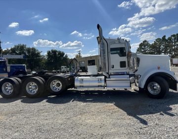 2020 Kenworth W900l Tri Axle Daycab 421435