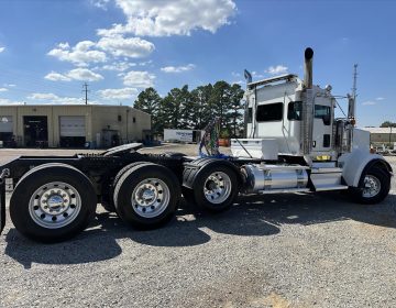 2020 Kenworth W900l Tri Axle Daycab 421435
