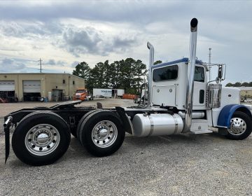 2017 Peterbilt 389 Daycab Glider Kit 454260