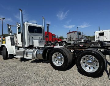 2020 Peterbilt 389 Daycab 641851