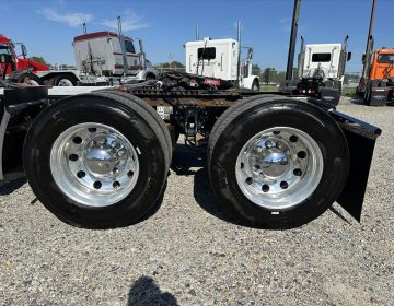 2020 Peterbilt 389 Daycab 641851