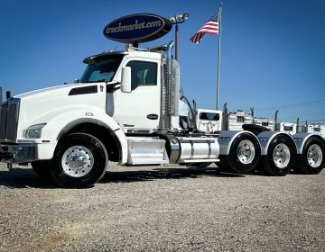 2018 Kenworth T880 Tri Axle Daycab 214453