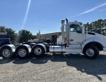 2018 Kenworth T880 Tri Axle Daycab 214453