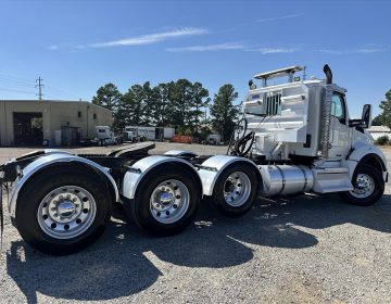 2018 Kenworth T880 Tri Axle Daycab 214453