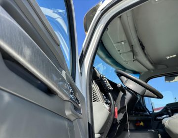 2018 Kenworth T880 Tri Axle Daycab 214453