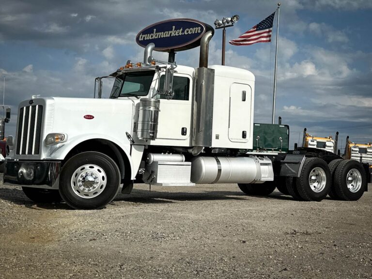 2012 PETERBILT 388 SLEEPER photo 1