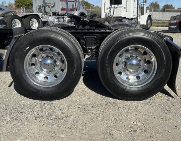 2015 Peterbilt 389 Daycab Glider Kit 320258