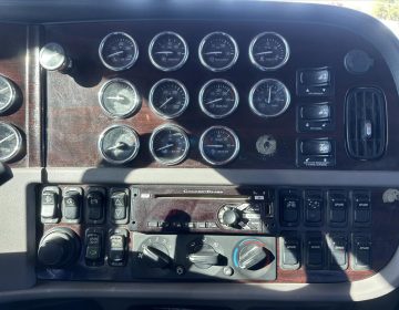 2015 Peterbilt 389 Daycab Glider Kit 320258