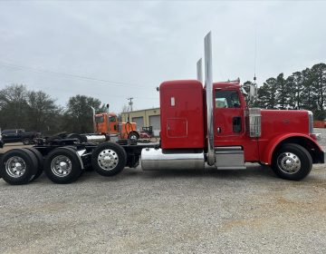 2021 Peterbilt 389 Tri Axle Glider Kit 421one