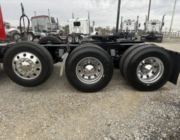 2021 Peterbilt 389 Tri Axle Glider Kit 421one