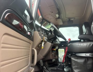 2021 Peterbilt 389 Tri Axle Glider Kit 421one