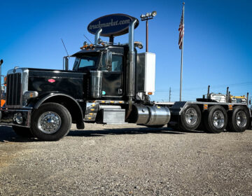 2019 Peterbilt 389 Tri Axle Daycab 234271