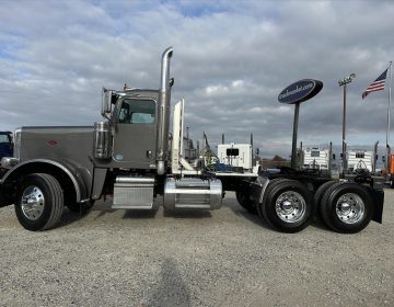 2018 Peterbilt 389 Daycab 497099