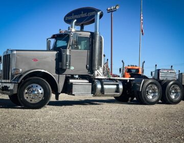 2018 PETERBILT 389 DAYCAB 497098