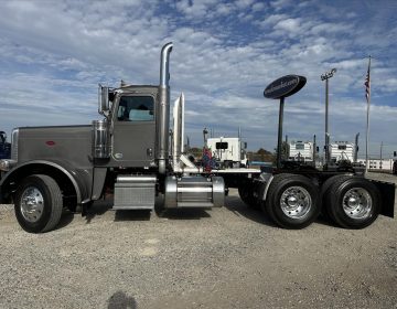 2018 Peterbilt 389 Daycab 497097