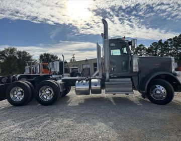 2018 Peterbilt 389 Daycab 497097