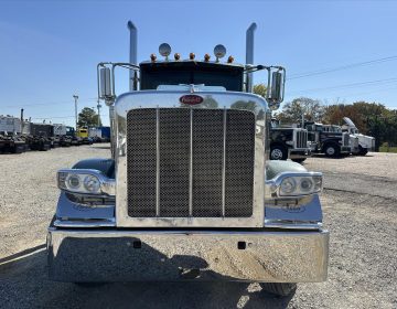 2017 Peterbilt 389 Daycab Glider Kit 468554