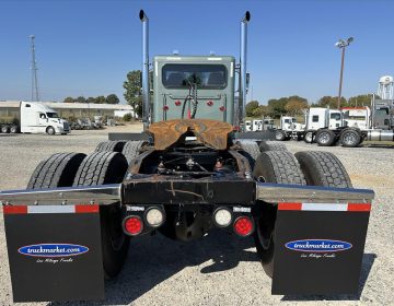 2017 Peterbilt 389 Daycab Glider Kit 468554