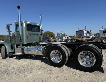 2017 Peterbilt 389 Daycab Glider Kit 468554