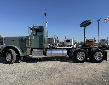 2017 Peterbilt 389 Daycab Glider Kit 468554