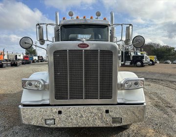 2020 Peterbilt 389 Daycab 630406