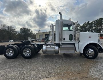 2020 Peterbilt 389 Daycab 630406