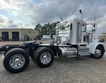 2020 Peterbilt 389 Daycab 630406