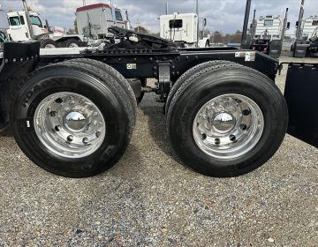 2020 Peterbilt 389 Daycab 630406