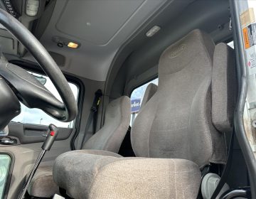 2020 Peterbilt 389 Daycab 630406