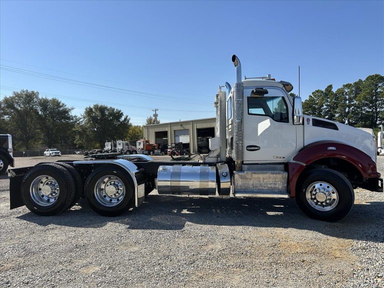 2017 KENWORTH T880 DAYCAB photo 4