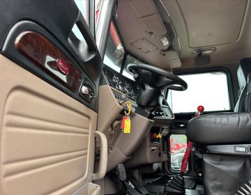 2021 Peterbilt 389 Glider Kit 421oneta