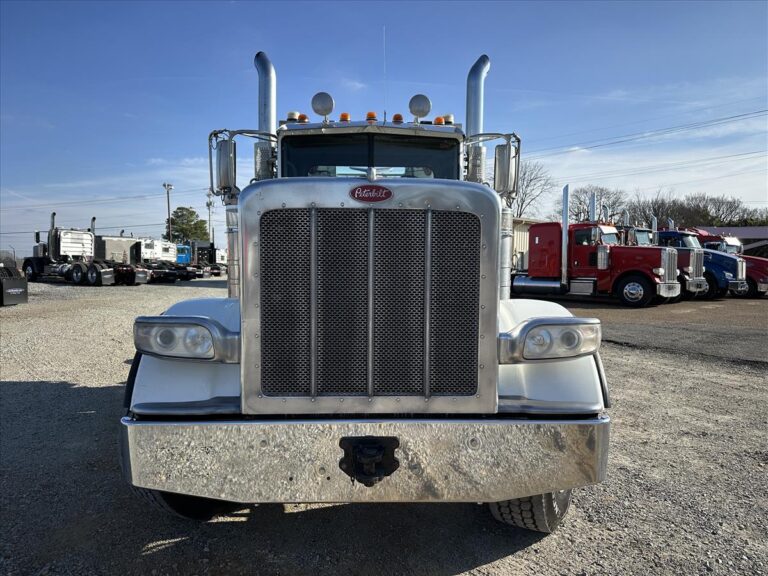 2016 PETERBILT 389 TRI AXLE WINCH TRUCK photo 2