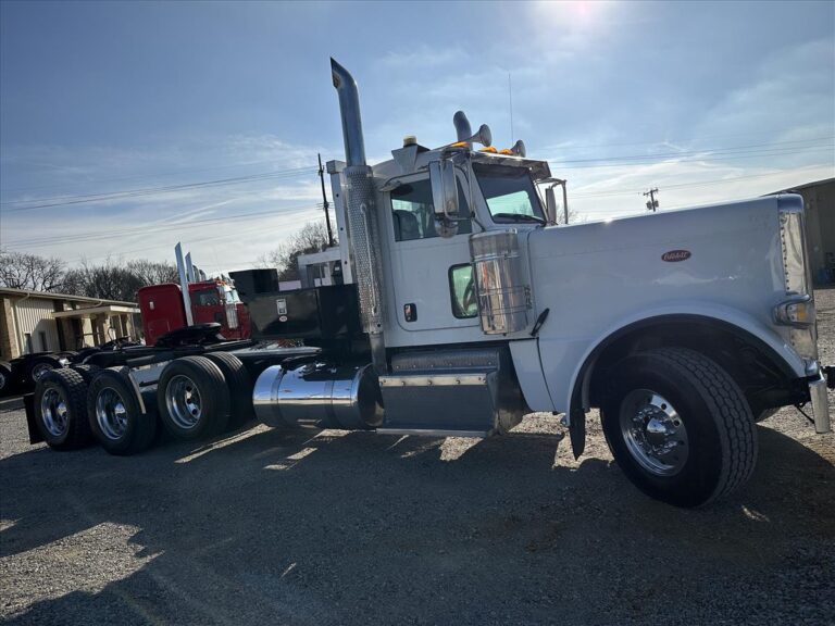 2016 PETERBILT 389 TRI AXLE WINCH TRUCK photo 3
