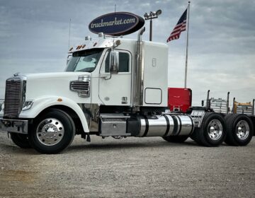 2021 Freightliner Coronado Sleeper Mz3656