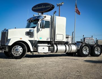 2021 Freightliner Coronado Sleeper Mz3656