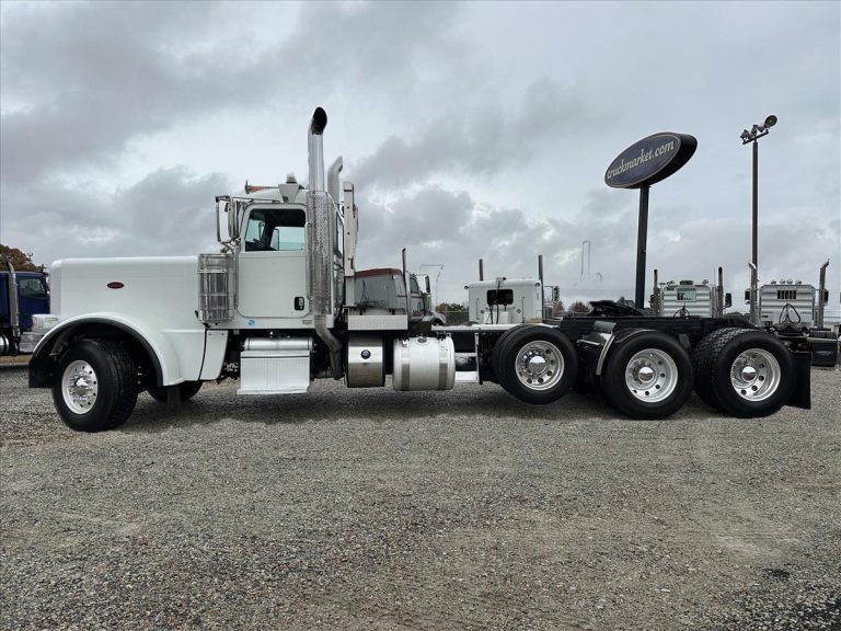 2016 PETERBILT 389 TRI AXLE DAYCAB 315399DC