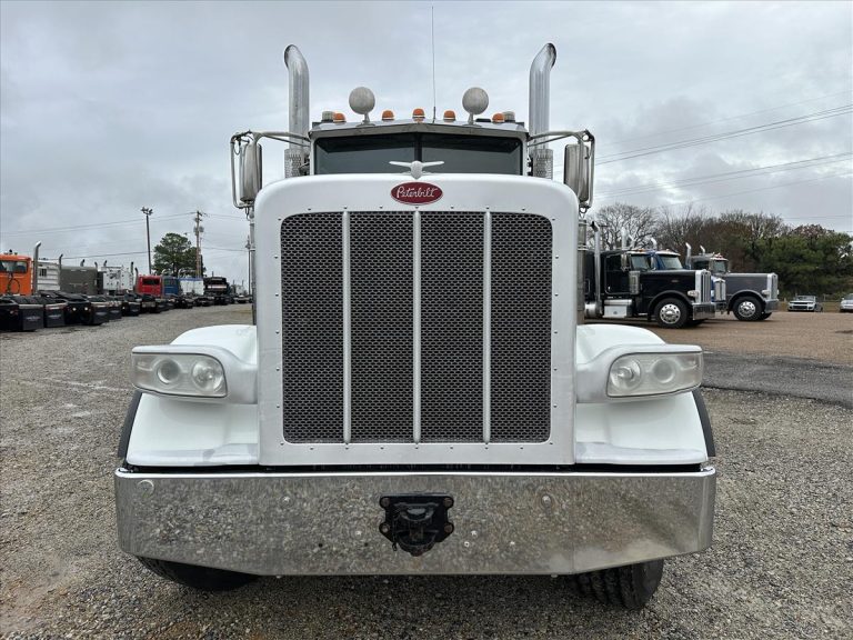 2016 PETERBILT 389 TRI AXLE DAYCAB photo 2