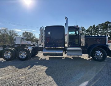 2020 Peterbilt 389 Sleeper 639271