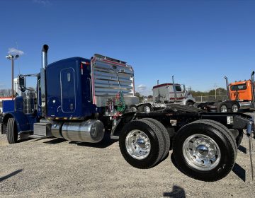 2020 Peterbilt 389 Sleeper 639271