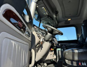 2020 Peterbilt 389 Sleeper 639271