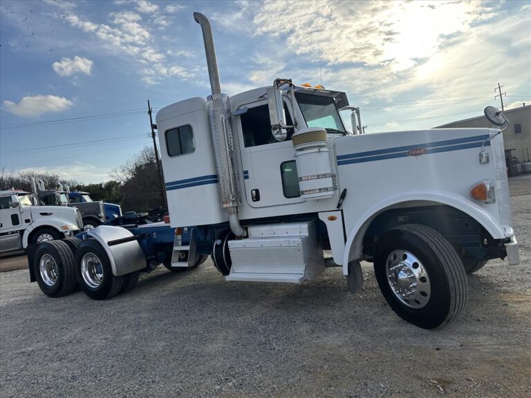 2013 PETERBILT 367 SLEEPER photo 1