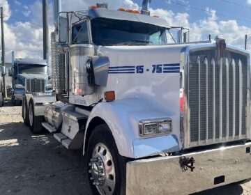 2015 KENWORTH W900L DAYCAB GLIDER KIT 115575